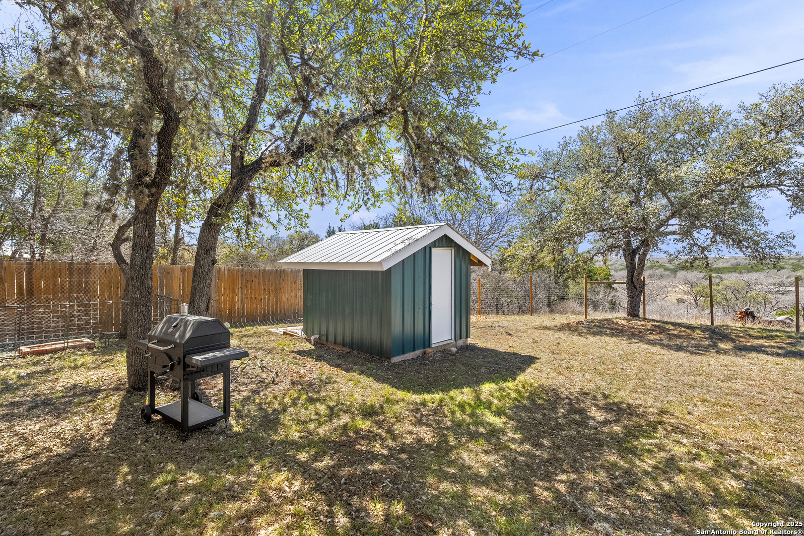 541 Robindale