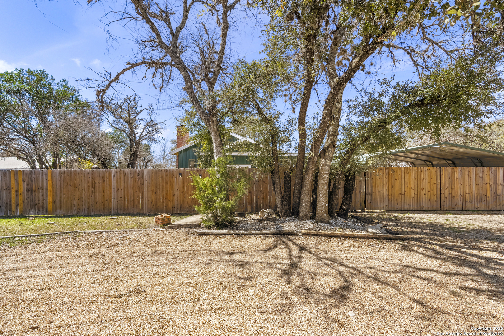 541 Robindale