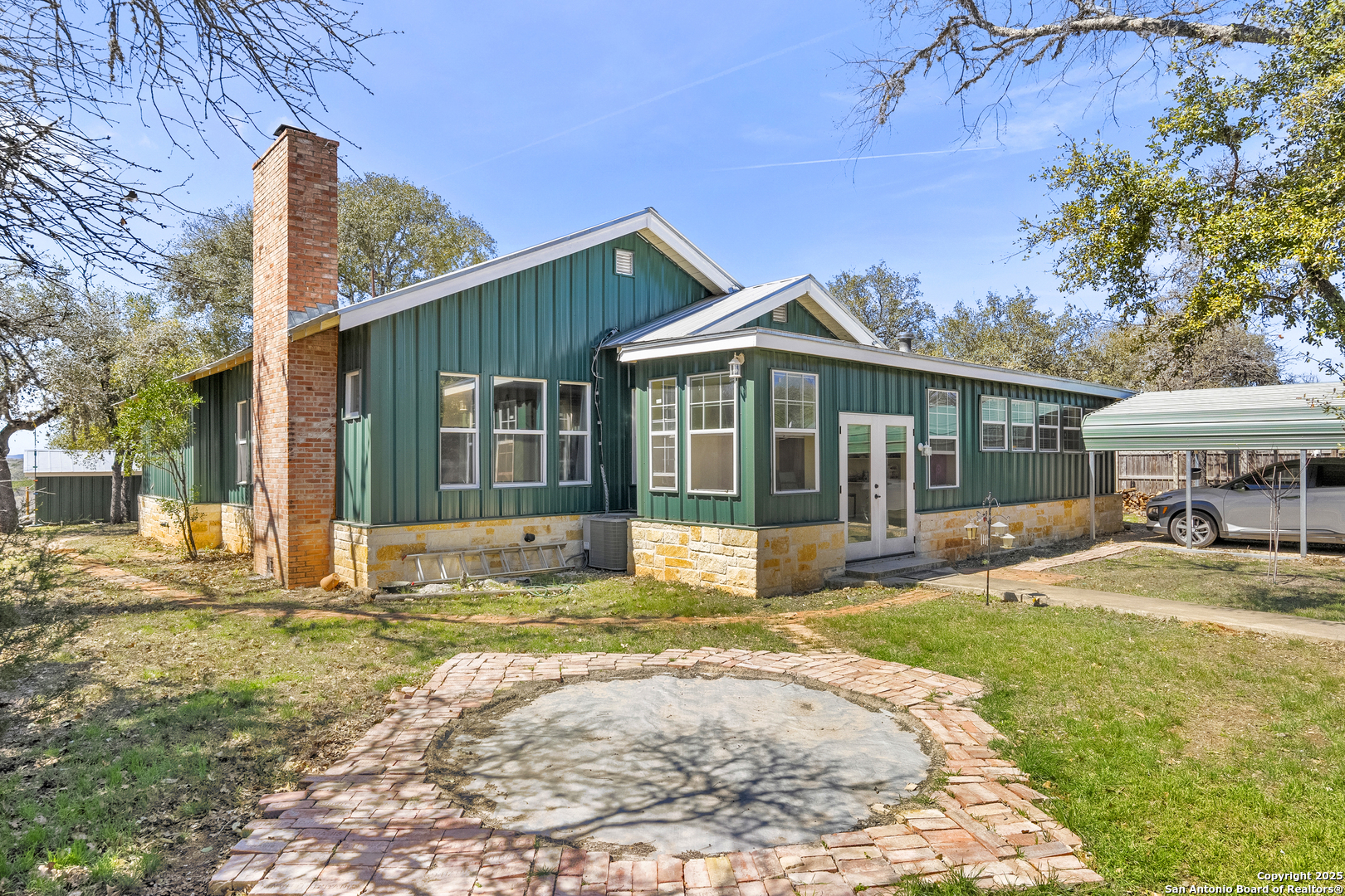 541 Robindale