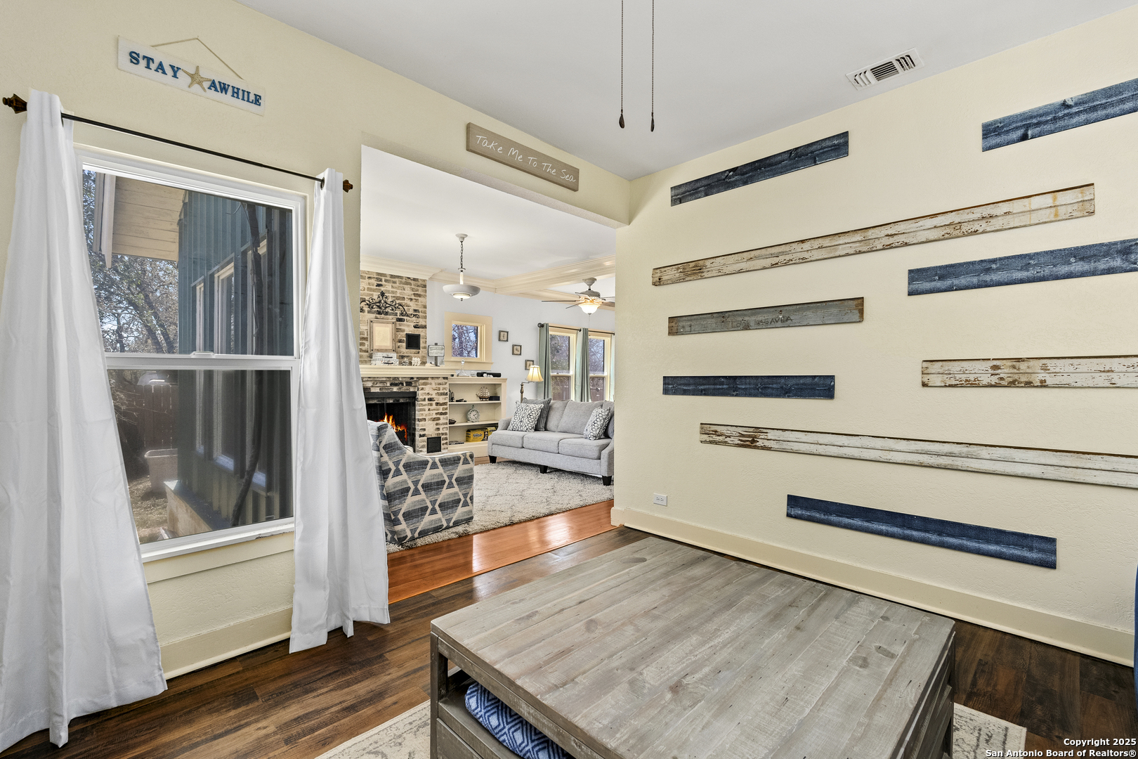 541 Robindale