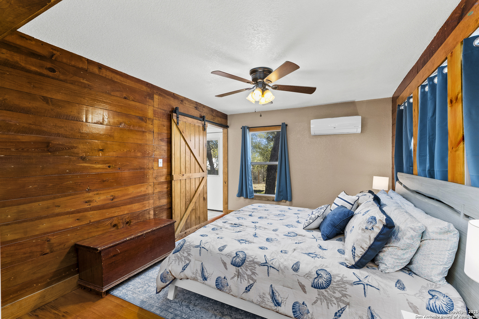 541 Robindale