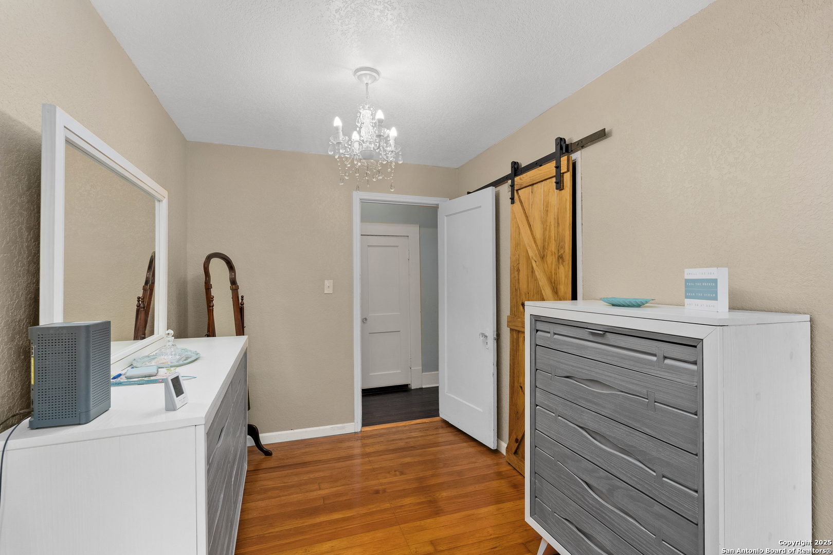 541 Robindale