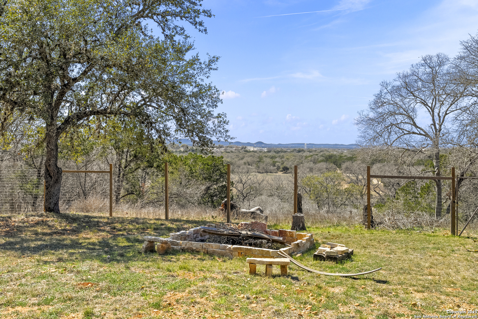 541 Robindale