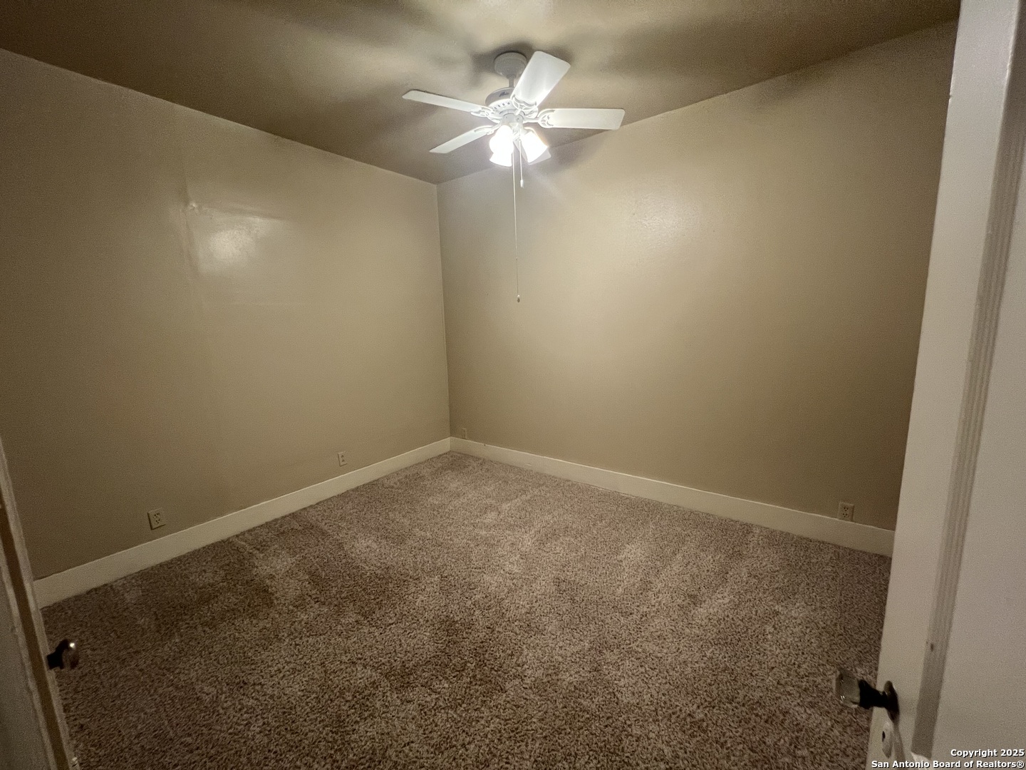 541 Robindale