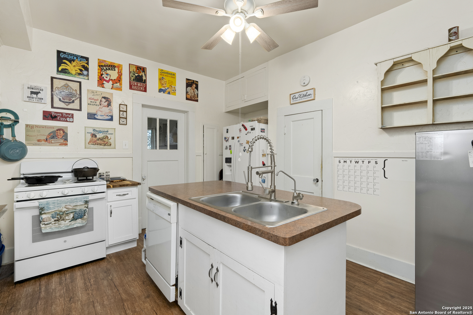 541 Robindale