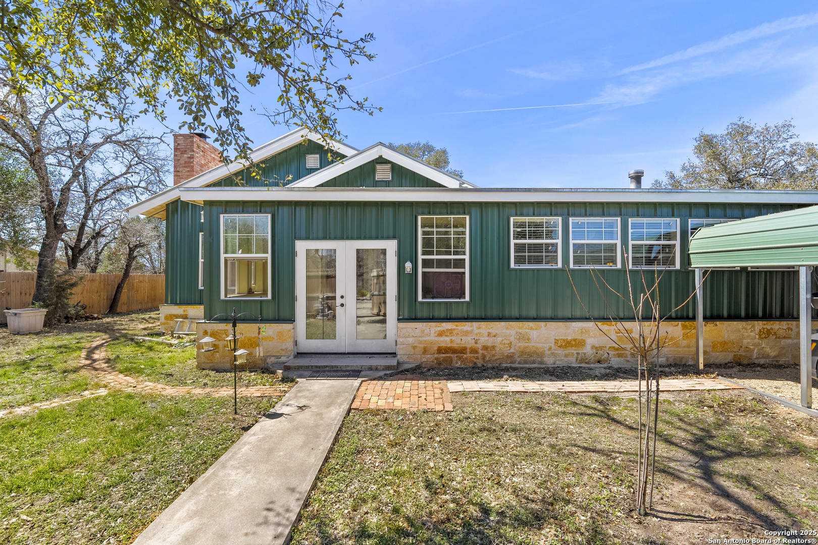 541 Robindale