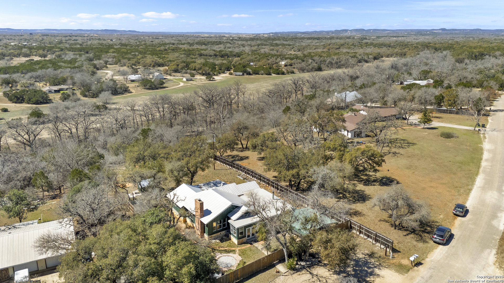 541 Robindale