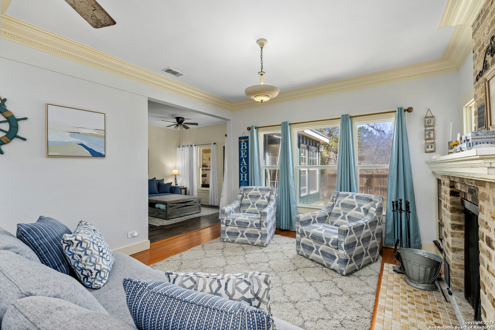 541 Robindale