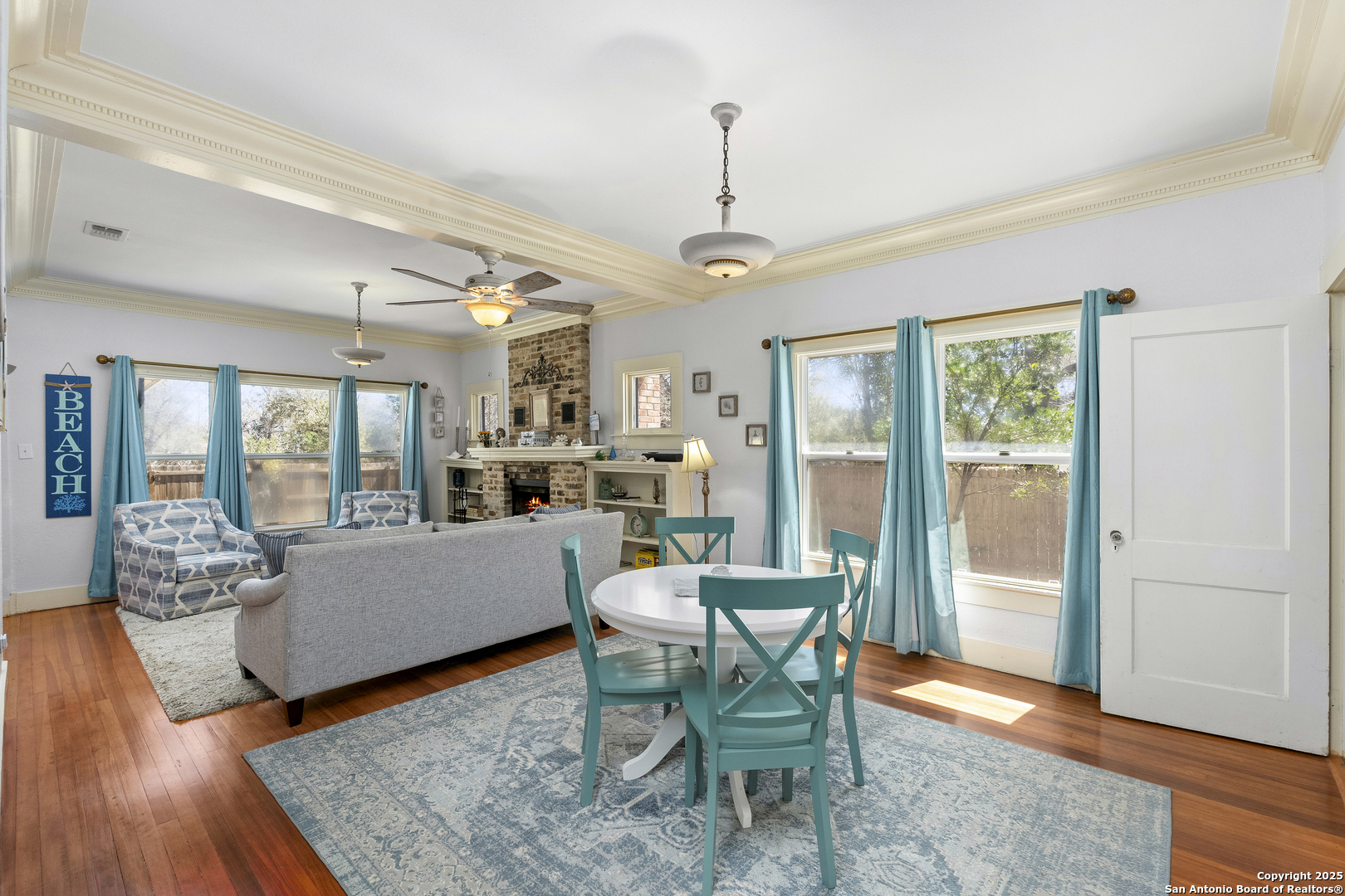 541 Robindale