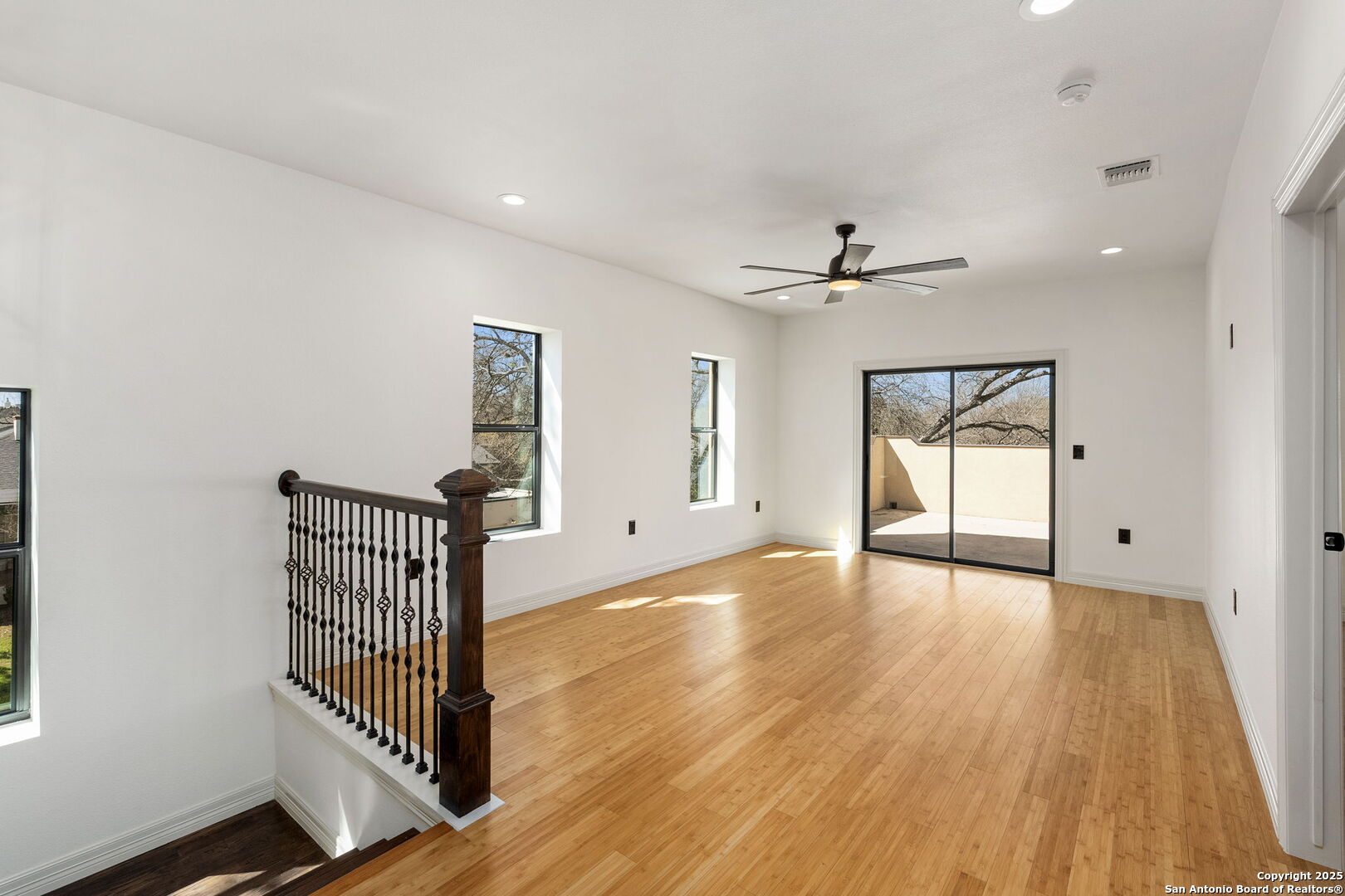 201 Cloverleaf Ave