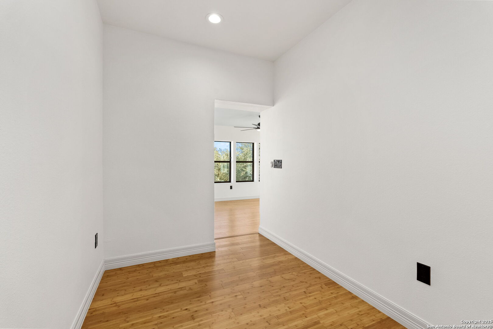 201 Cloverleaf Ave