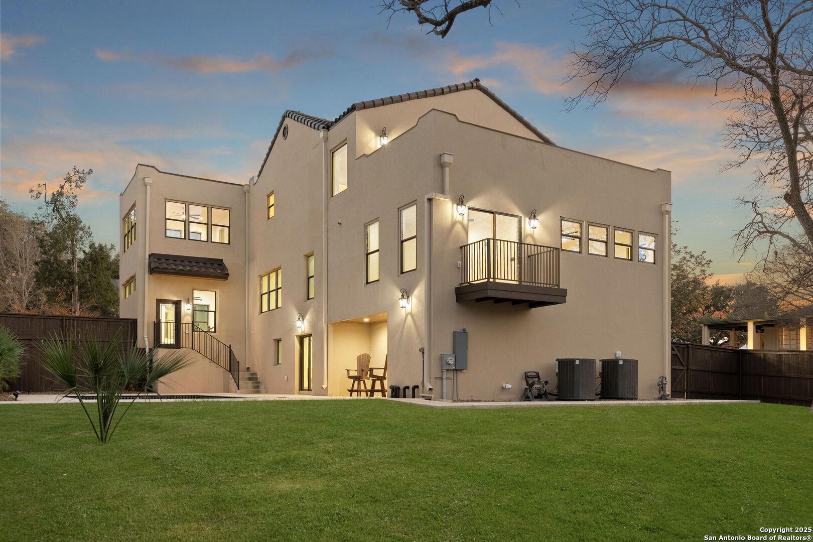 201 Cloverleaf Ave