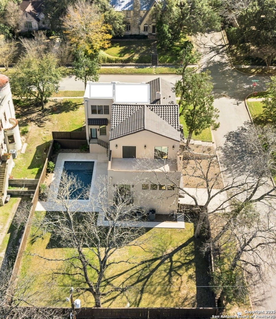 201 Cloverleaf Ave