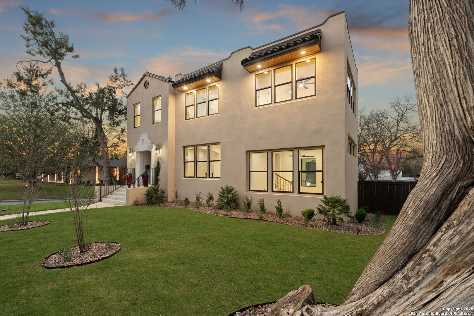 201 Cloverleaf Ave