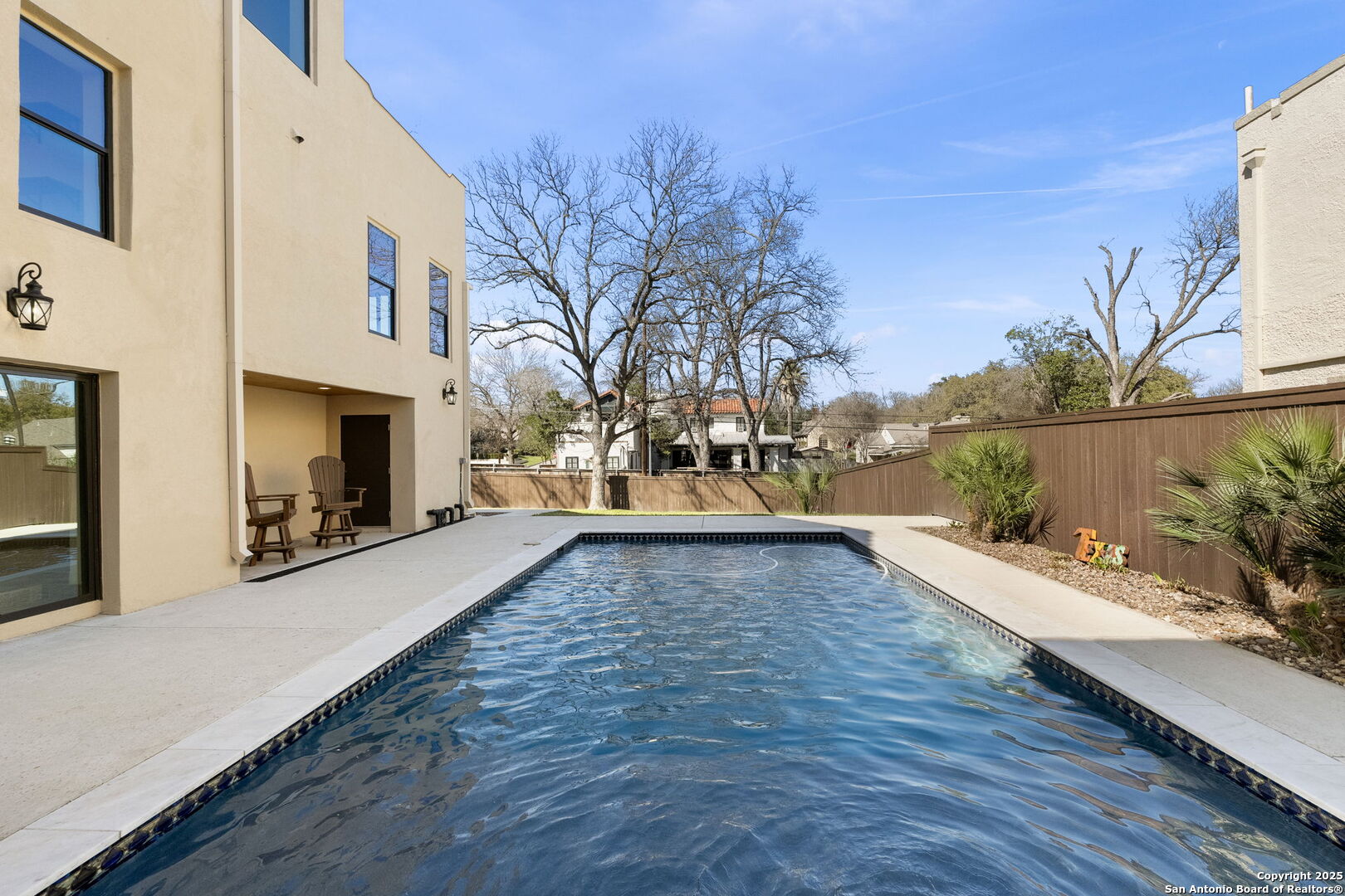201 Cloverleaf Ave