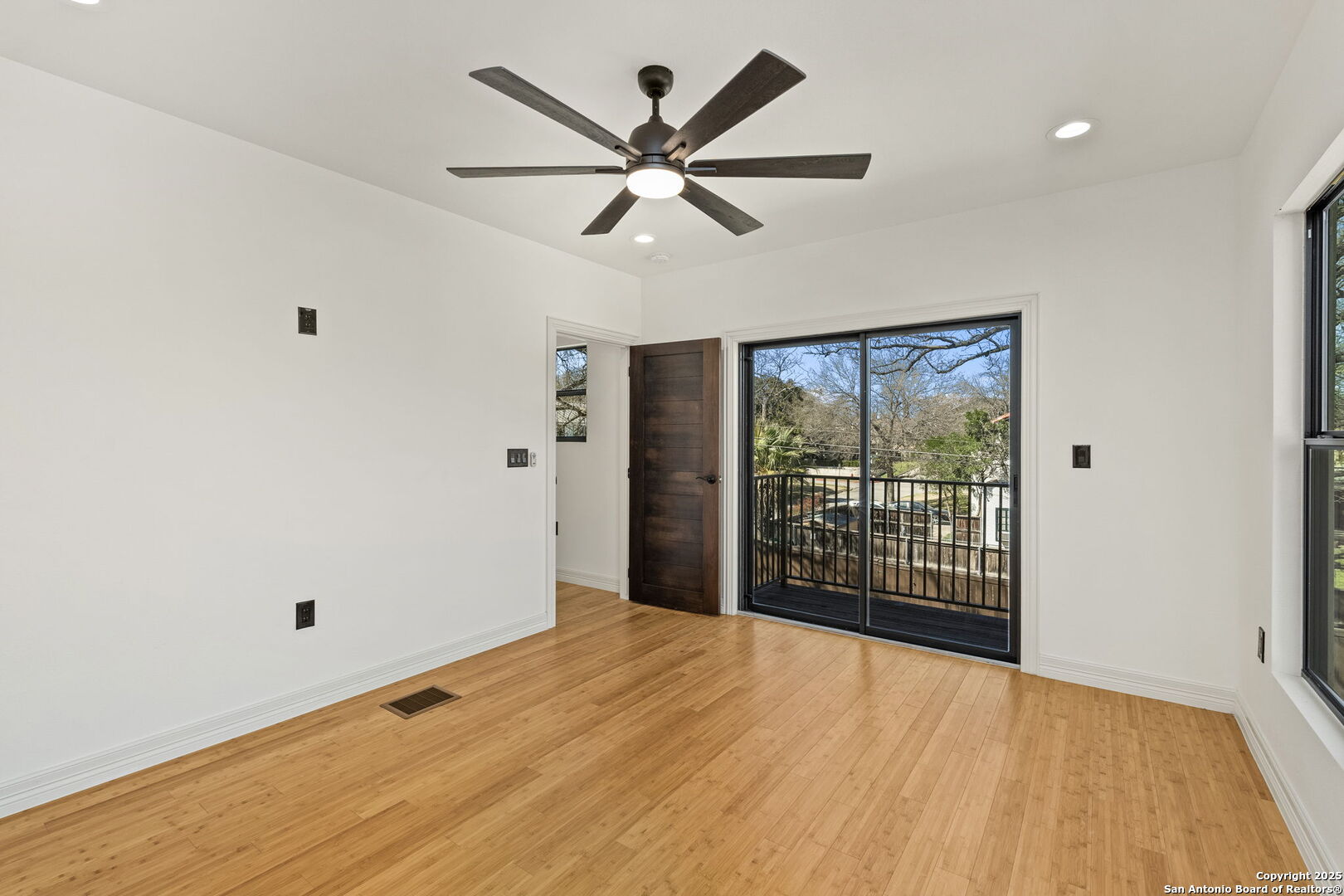 201 Cloverleaf Ave