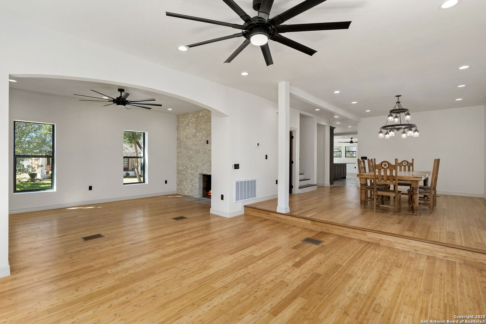 201 Cloverleaf Ave