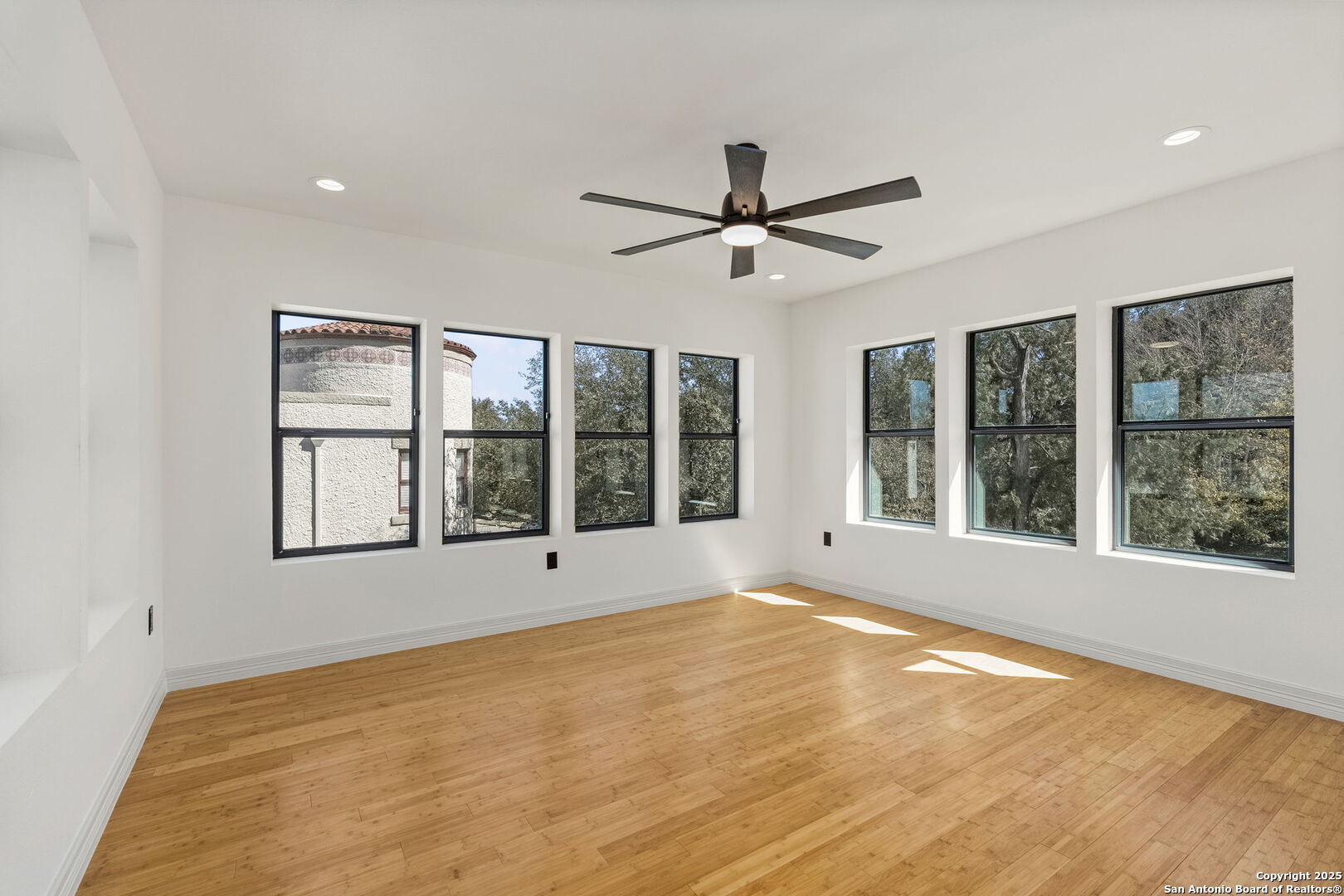 201 Cloverleaf Ave