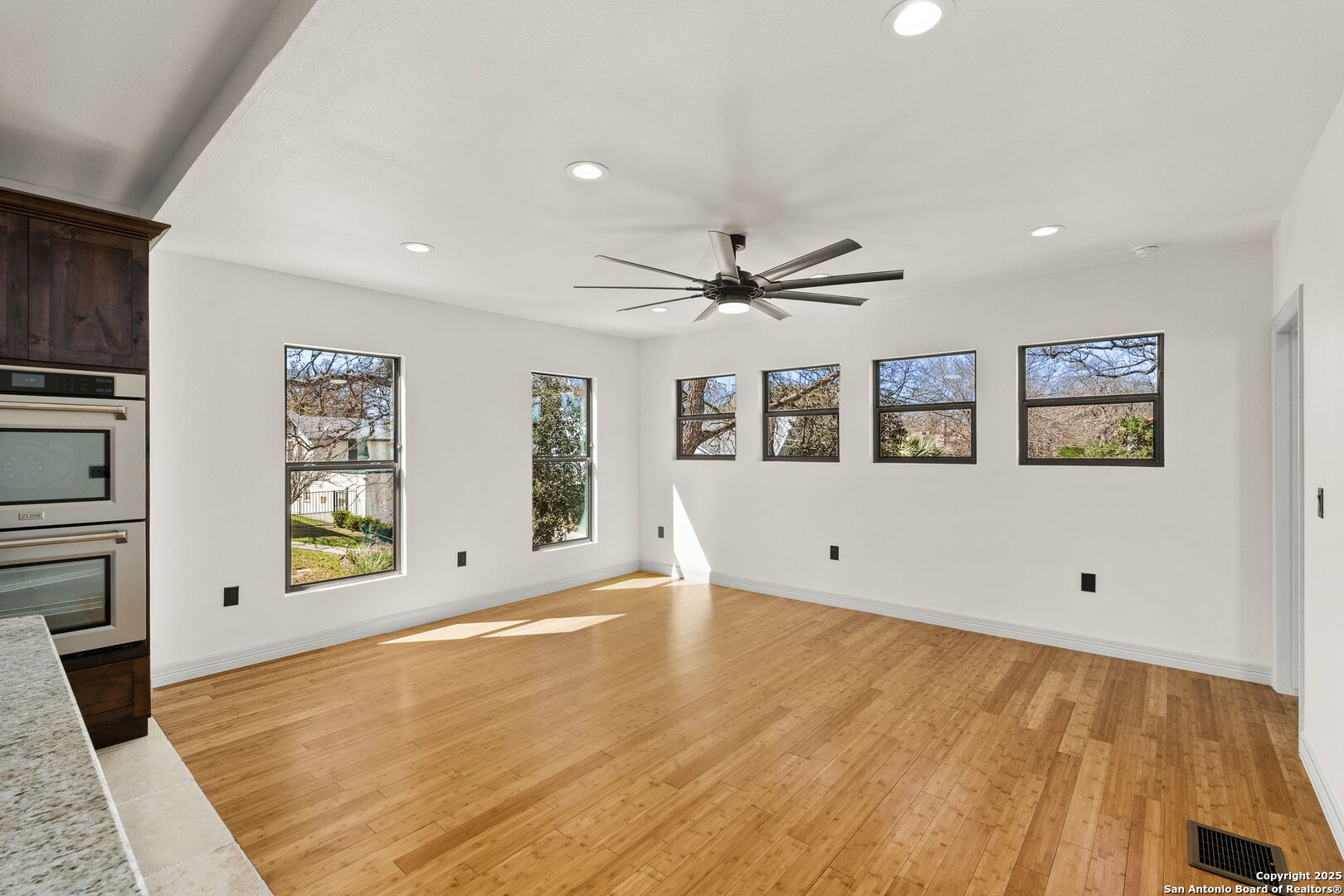 201 Cloverleaf Ave