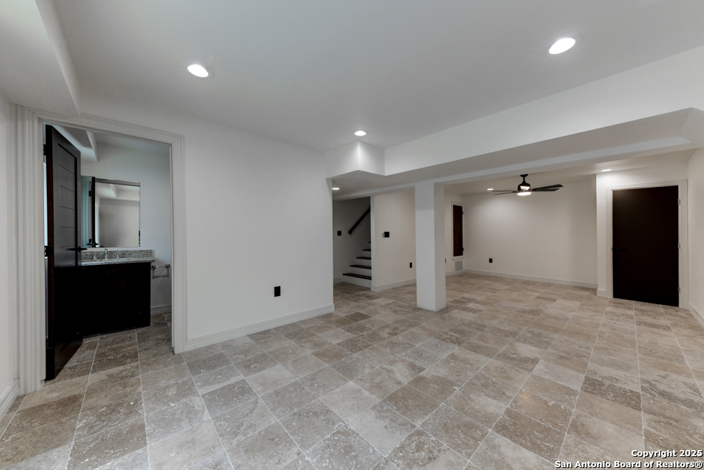 201 Cloverleaf Ave
