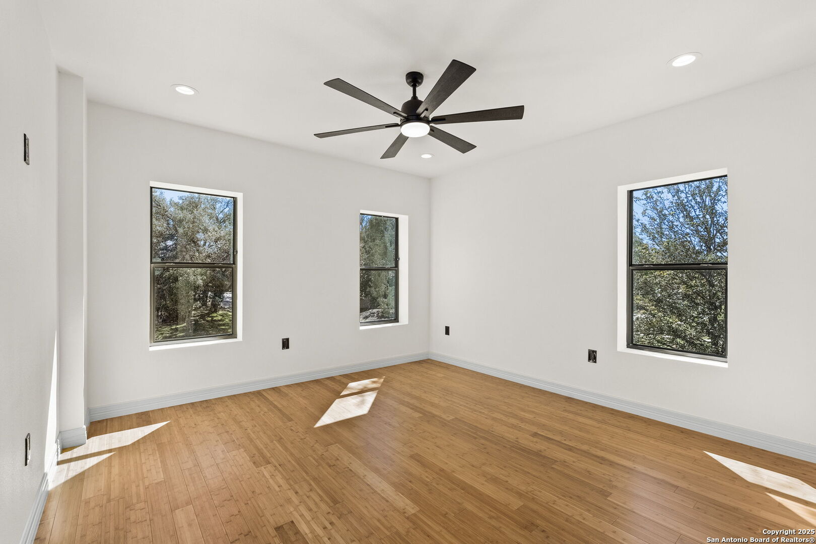 201 Cloverleaf Ave