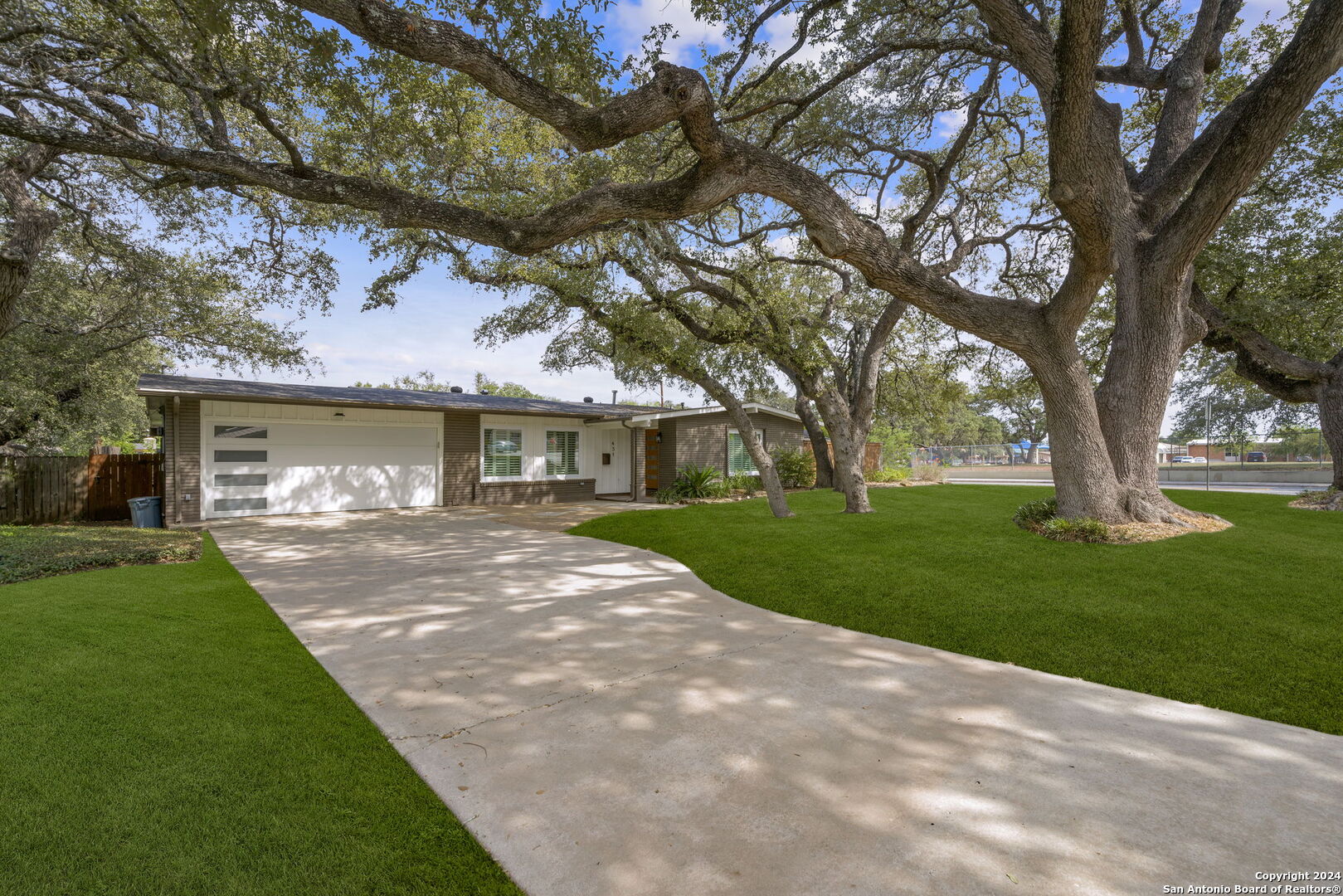 451 Forrest Hill