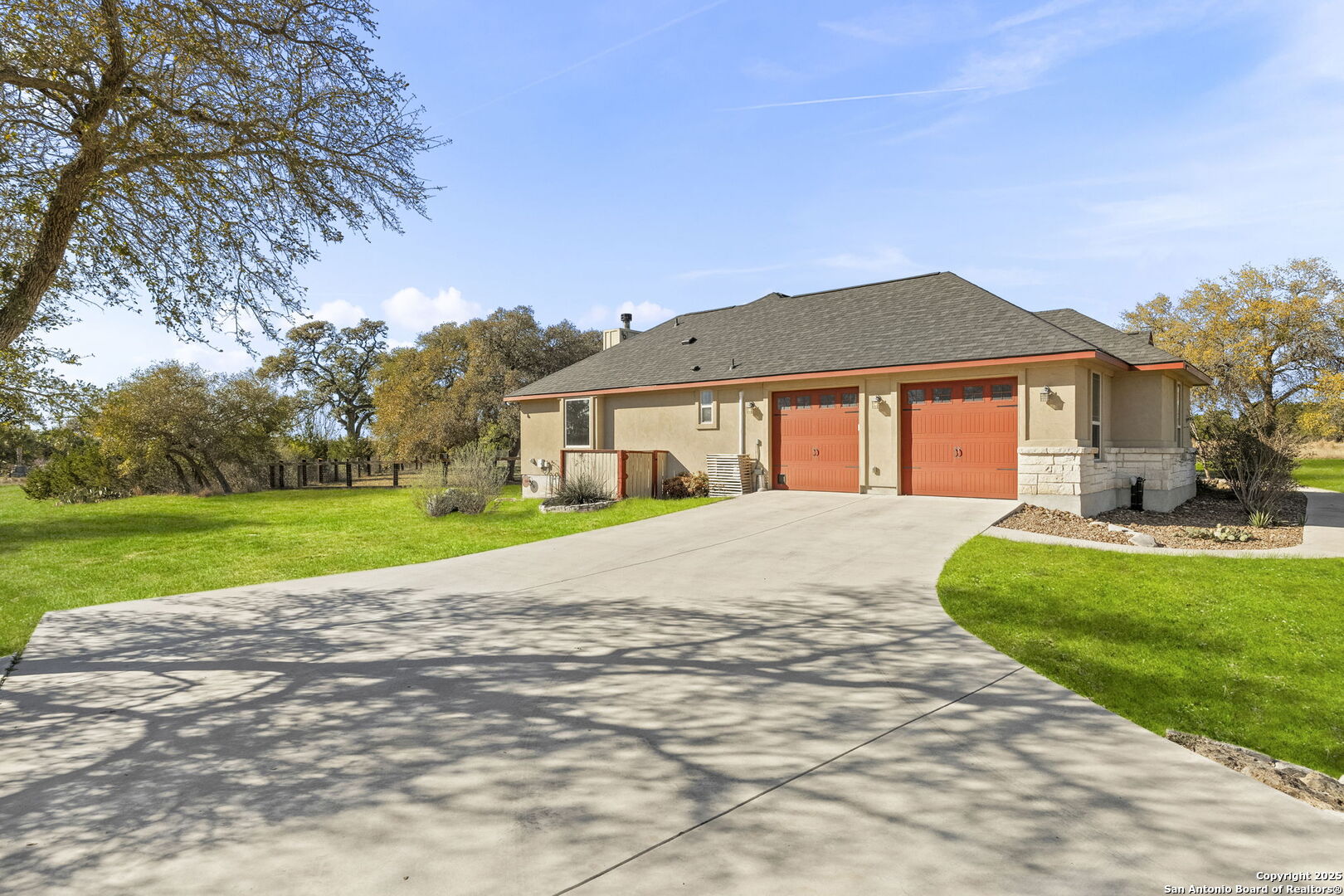 414 Rio Circle