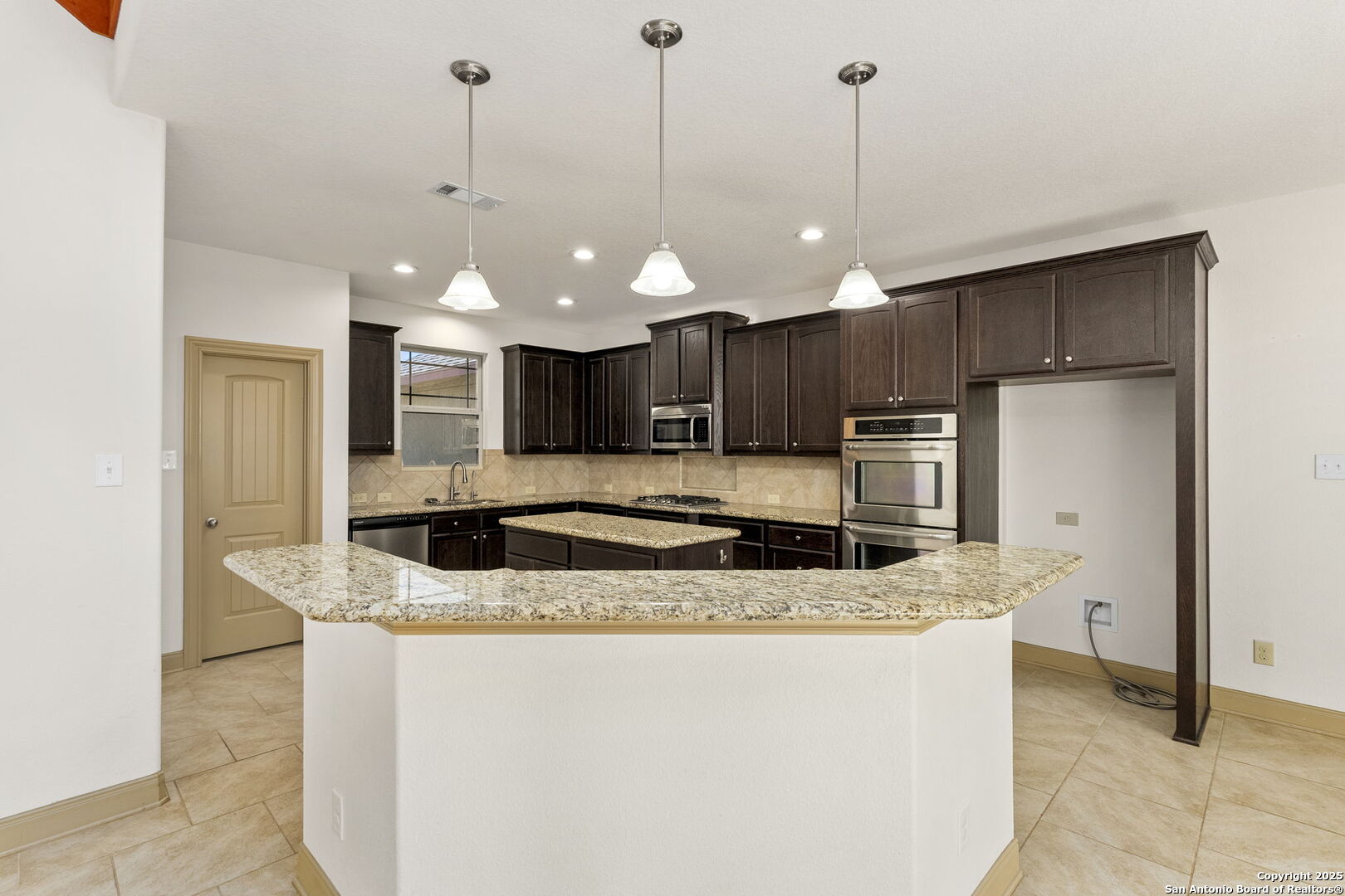 414 Rio Circle
