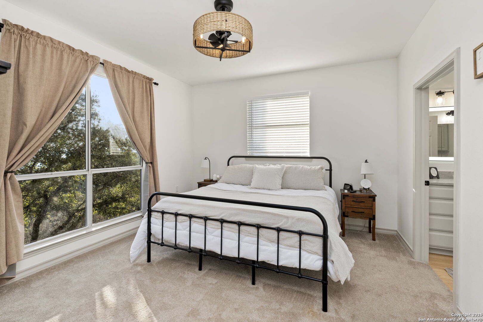 1044 EDINBURGH DR 1044
