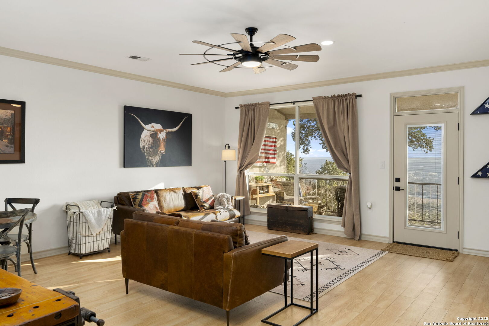 1044 EDINBURGH DR 1044