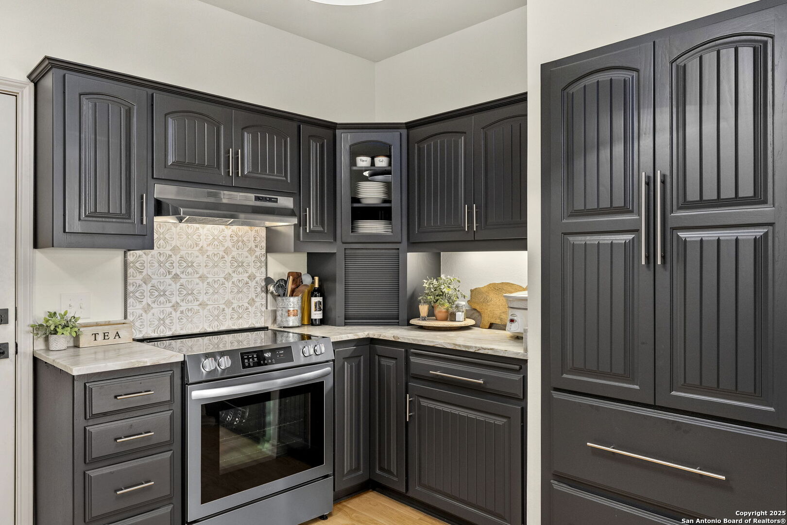 1044 EDINBURGH DR 1044