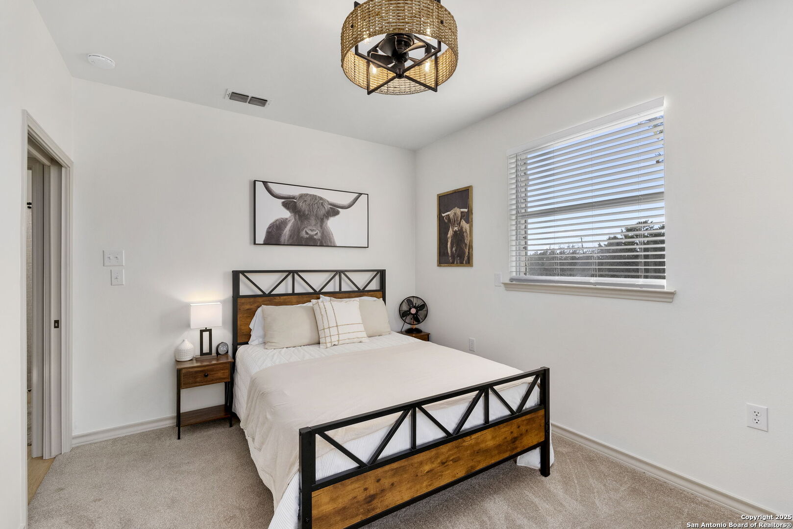 1044 EDINBURGH DR 1044