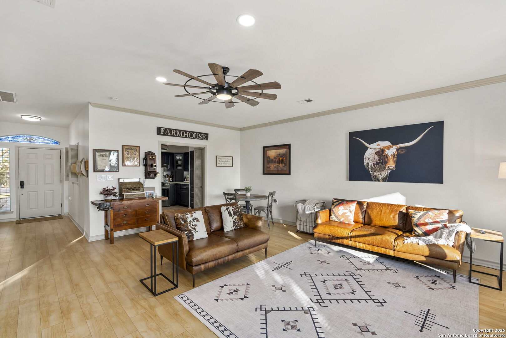 1044 EDINBURGH DR 1044
