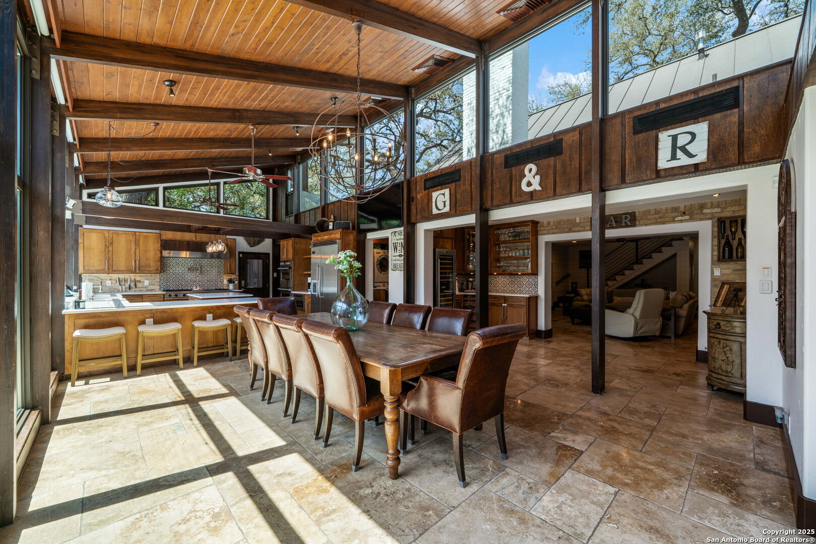 222 Royal Oaks