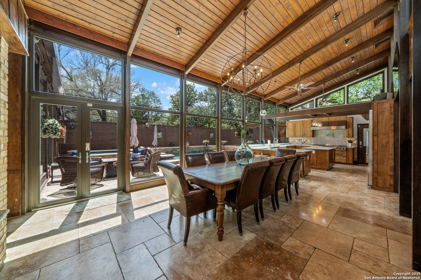222 Royal Oaks