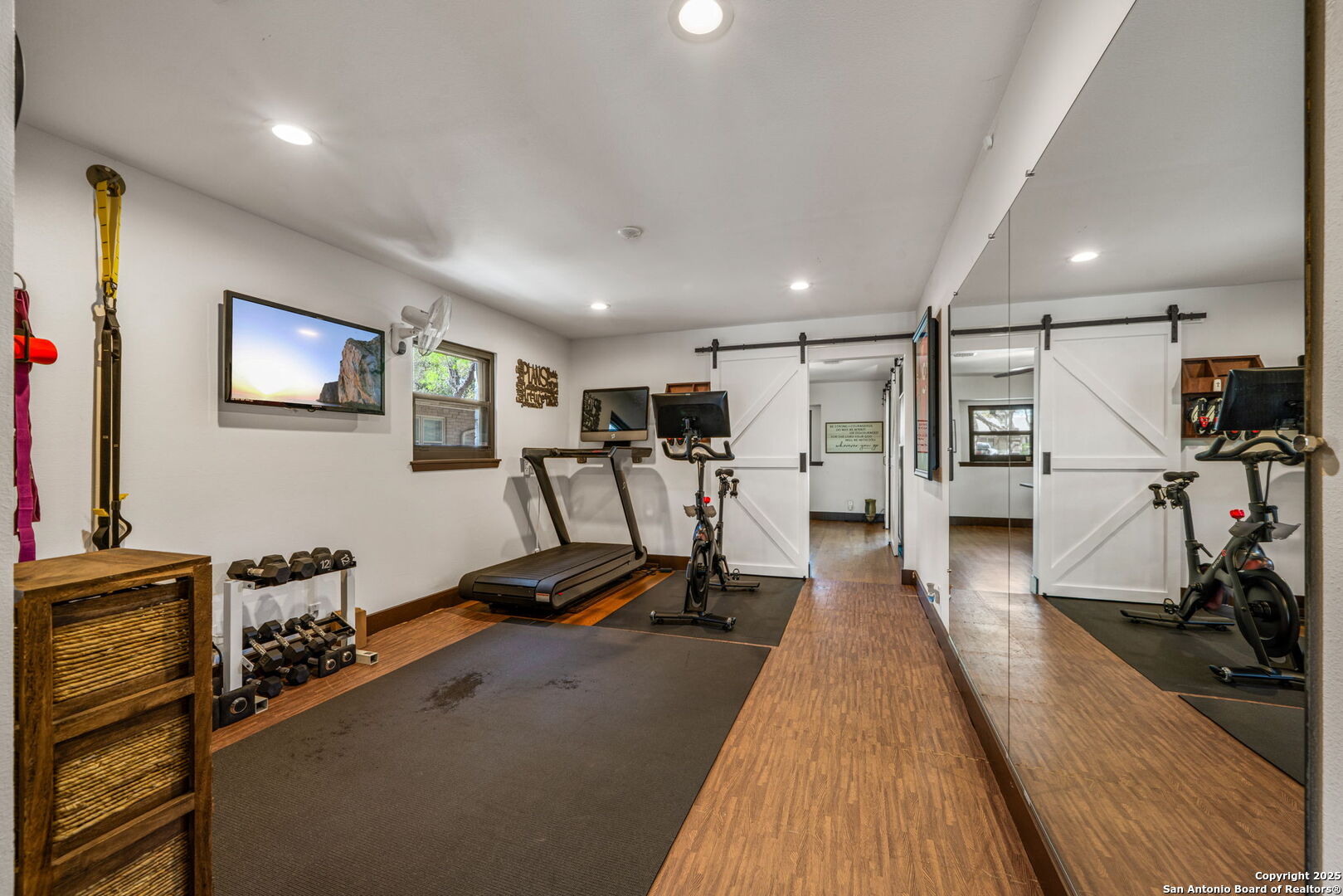 222 Royal Oaks