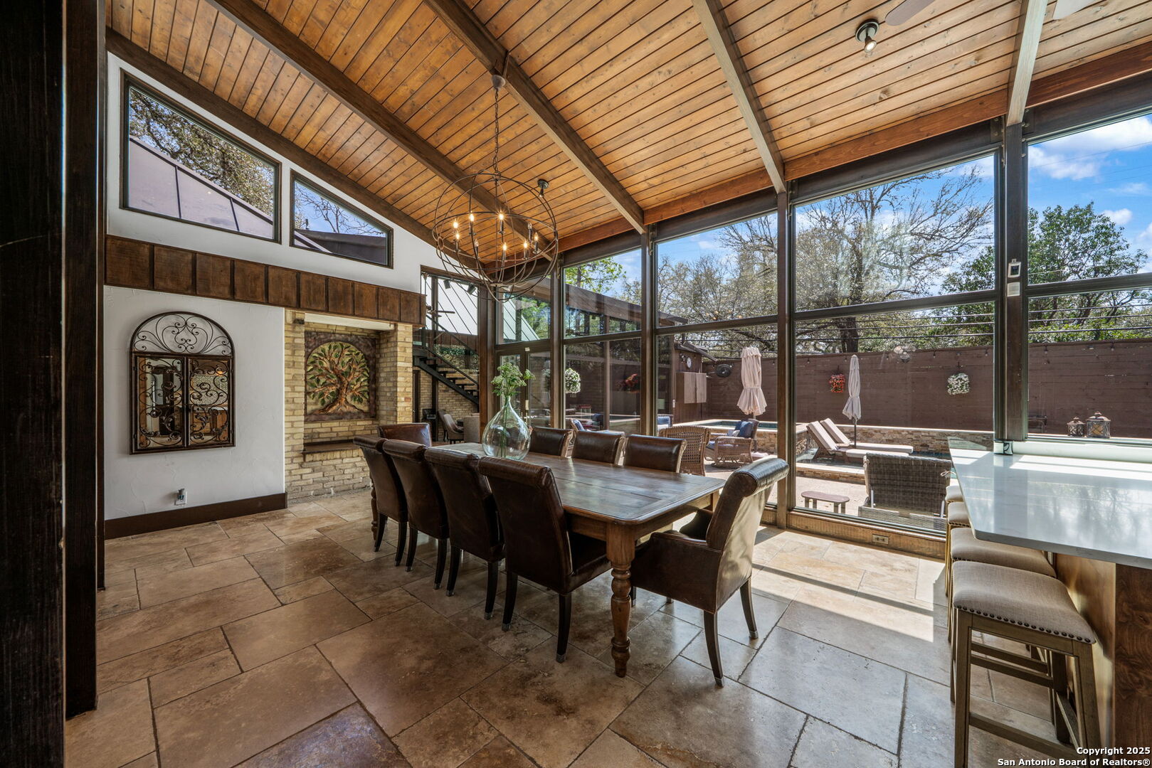 222 Royal Oaks