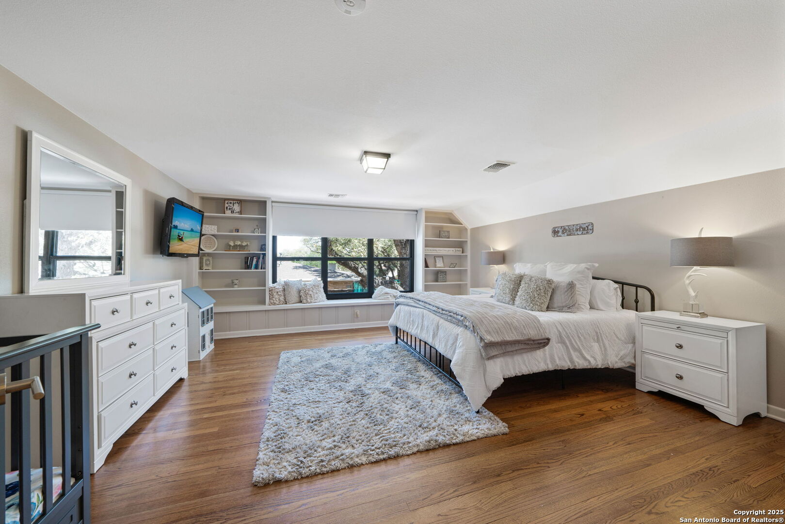 222 Royal Oaks