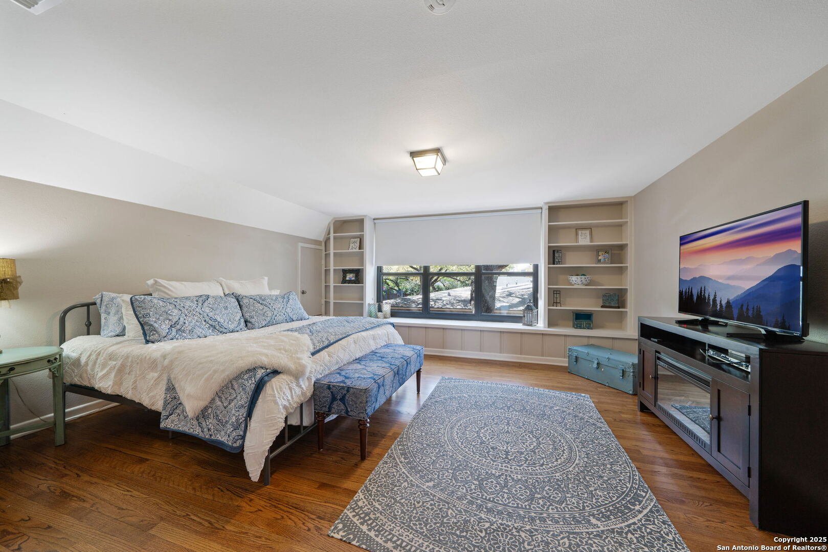 222 Royal Oaks