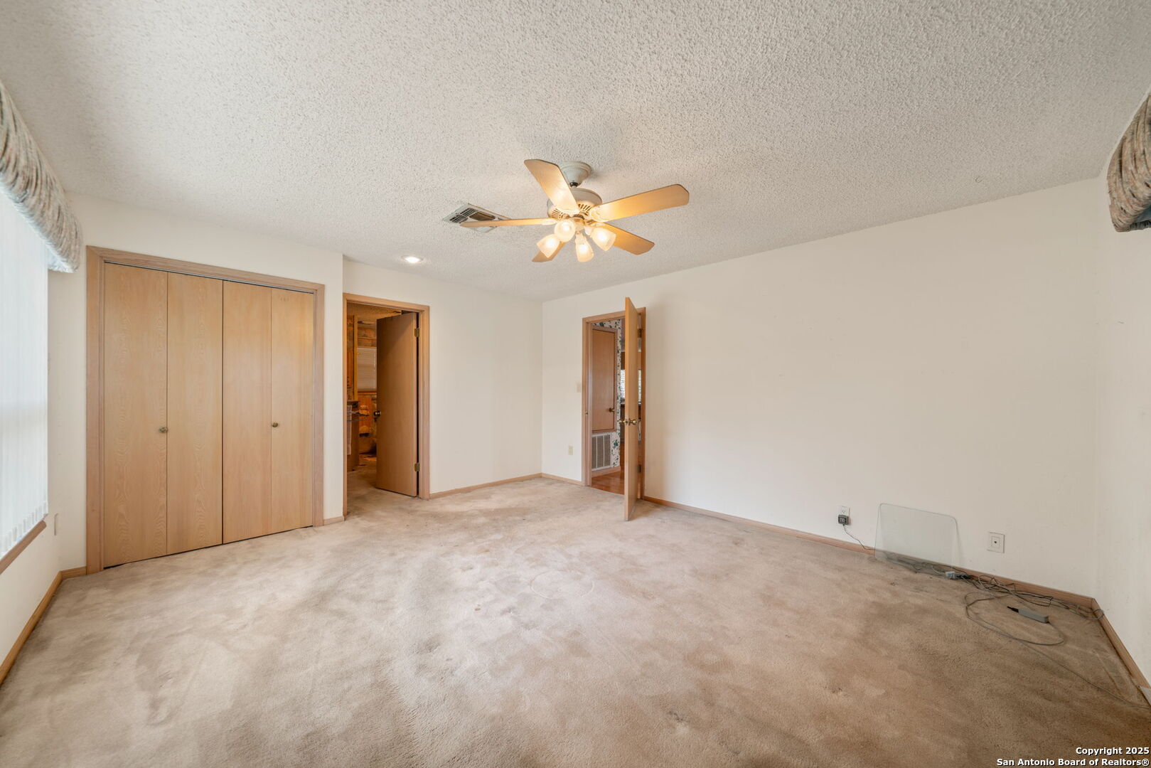 831 Hill Top