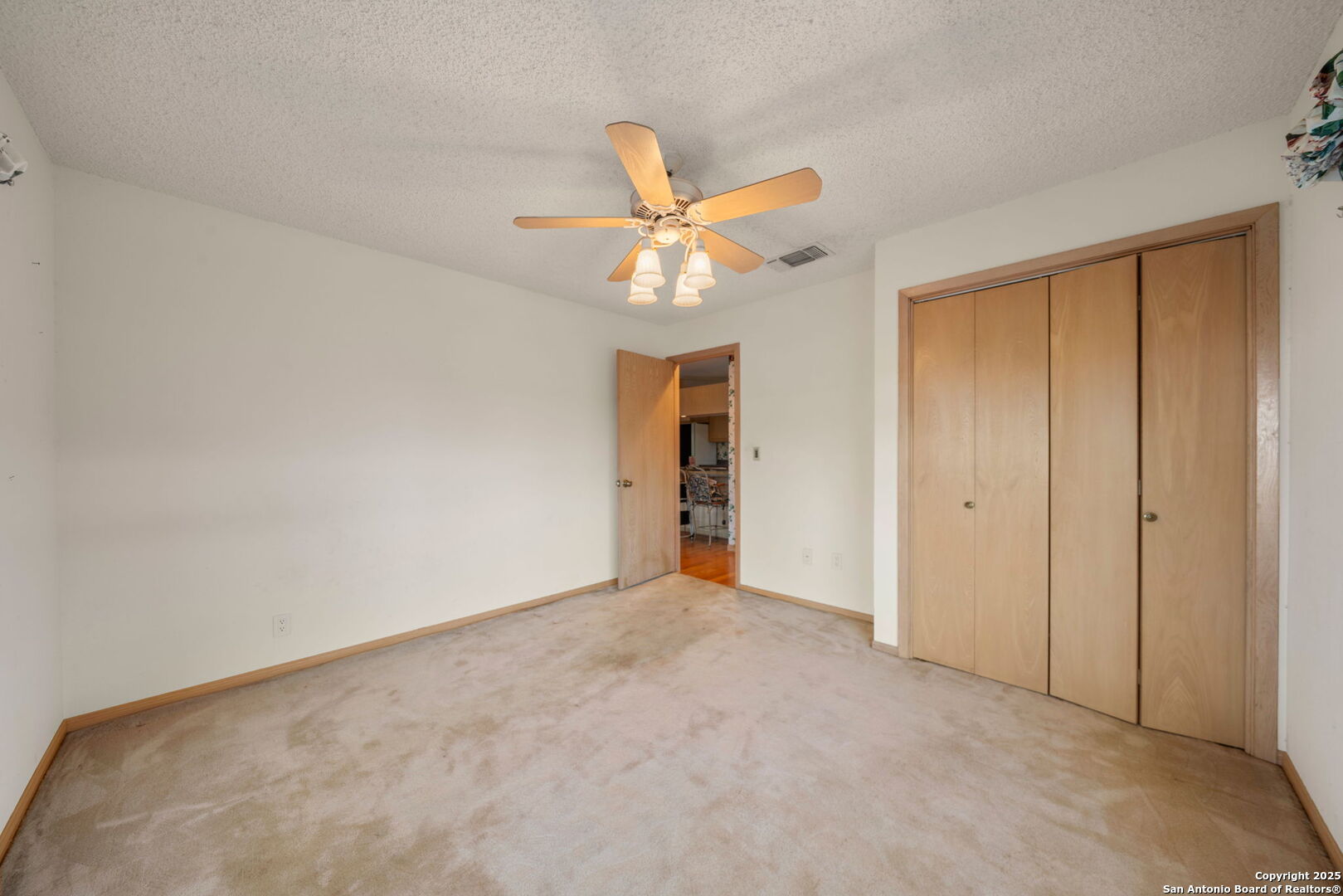 831 Hill Top