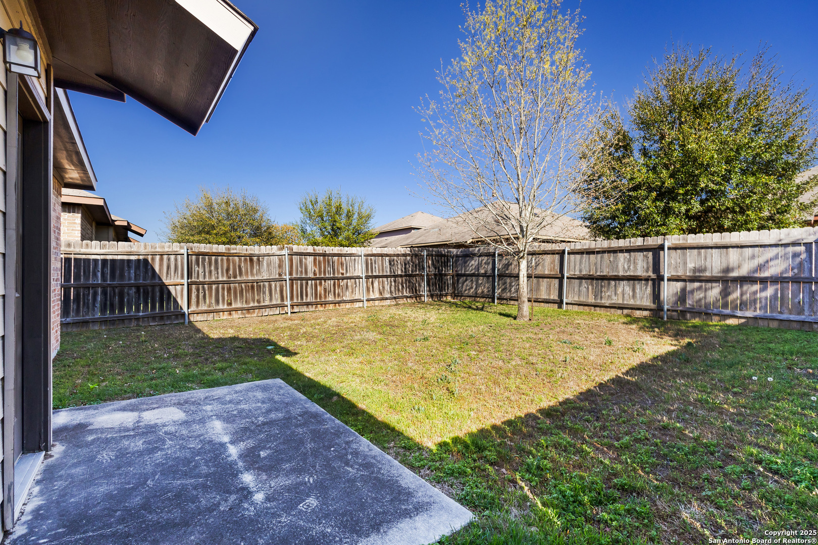 681, 685 Creekside Cir