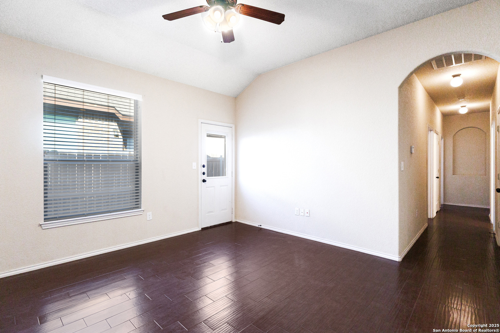 681, 685 Creekside Cir