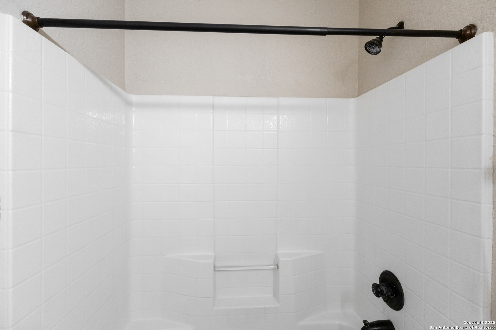 681, 685 Creekside Cir