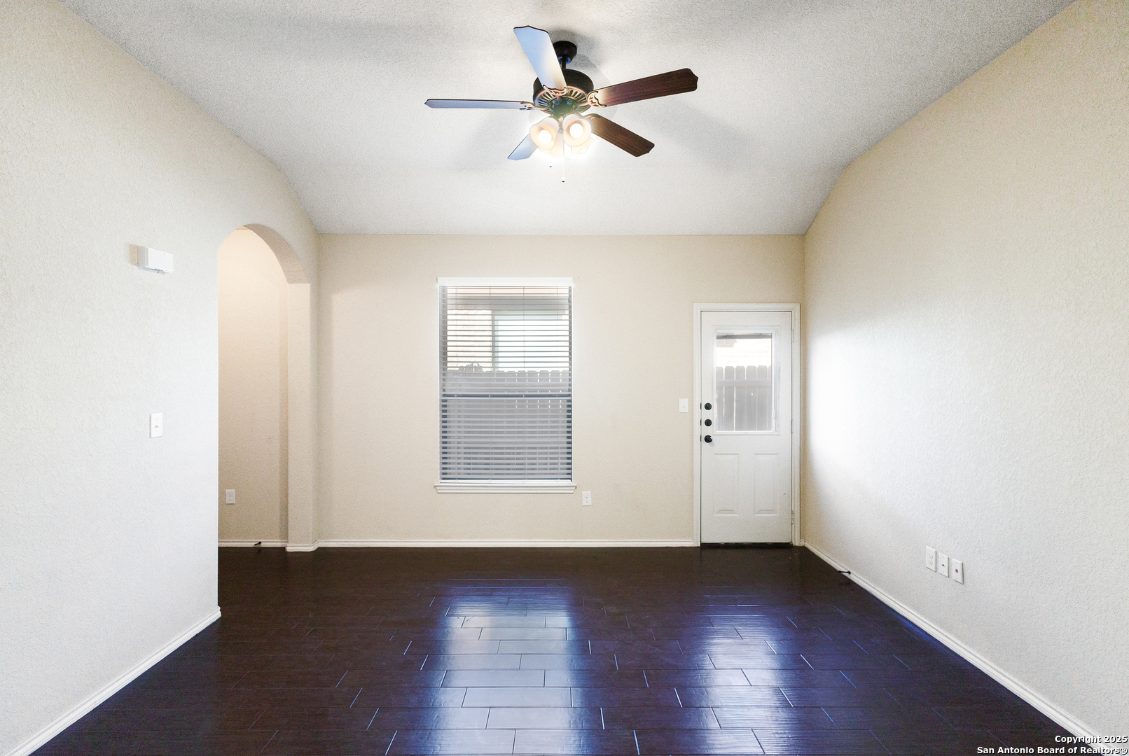 681, 685 Creekside Cir