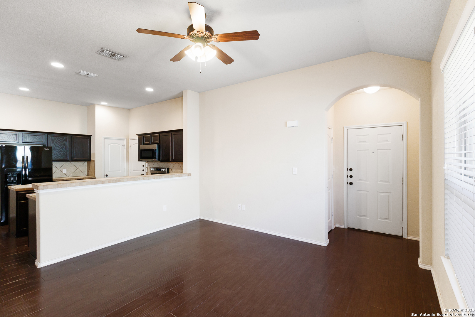 681, 685 Creekside Cir