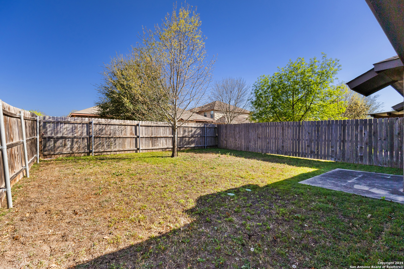 681, 685 Creekside Cir
