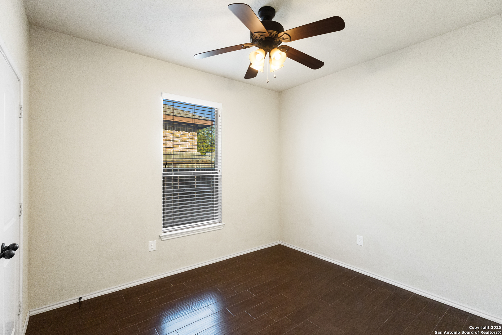 681, 685 Creekside Cir
