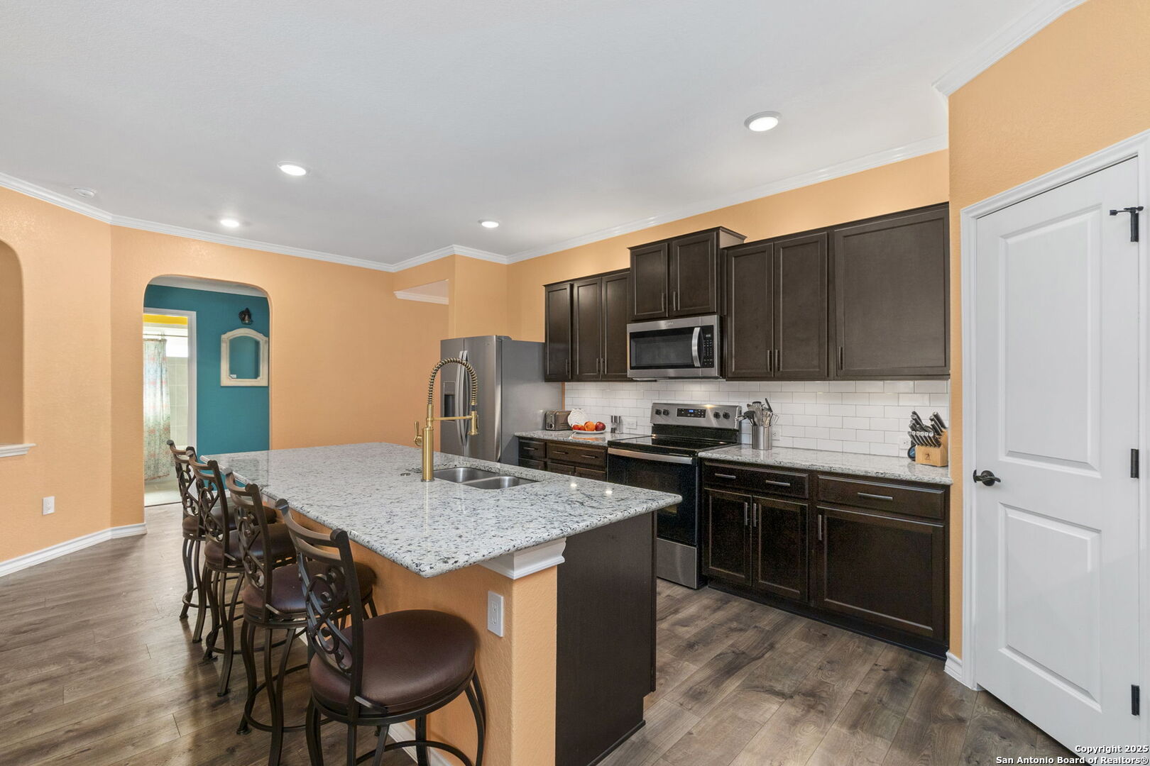 7015 Capella Cir