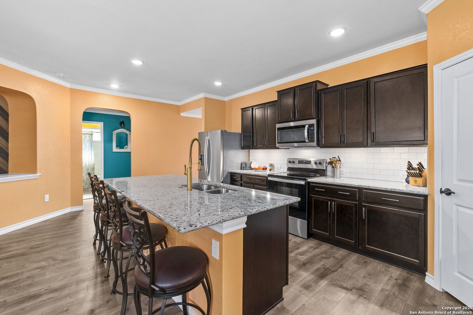7015 Capella Cir